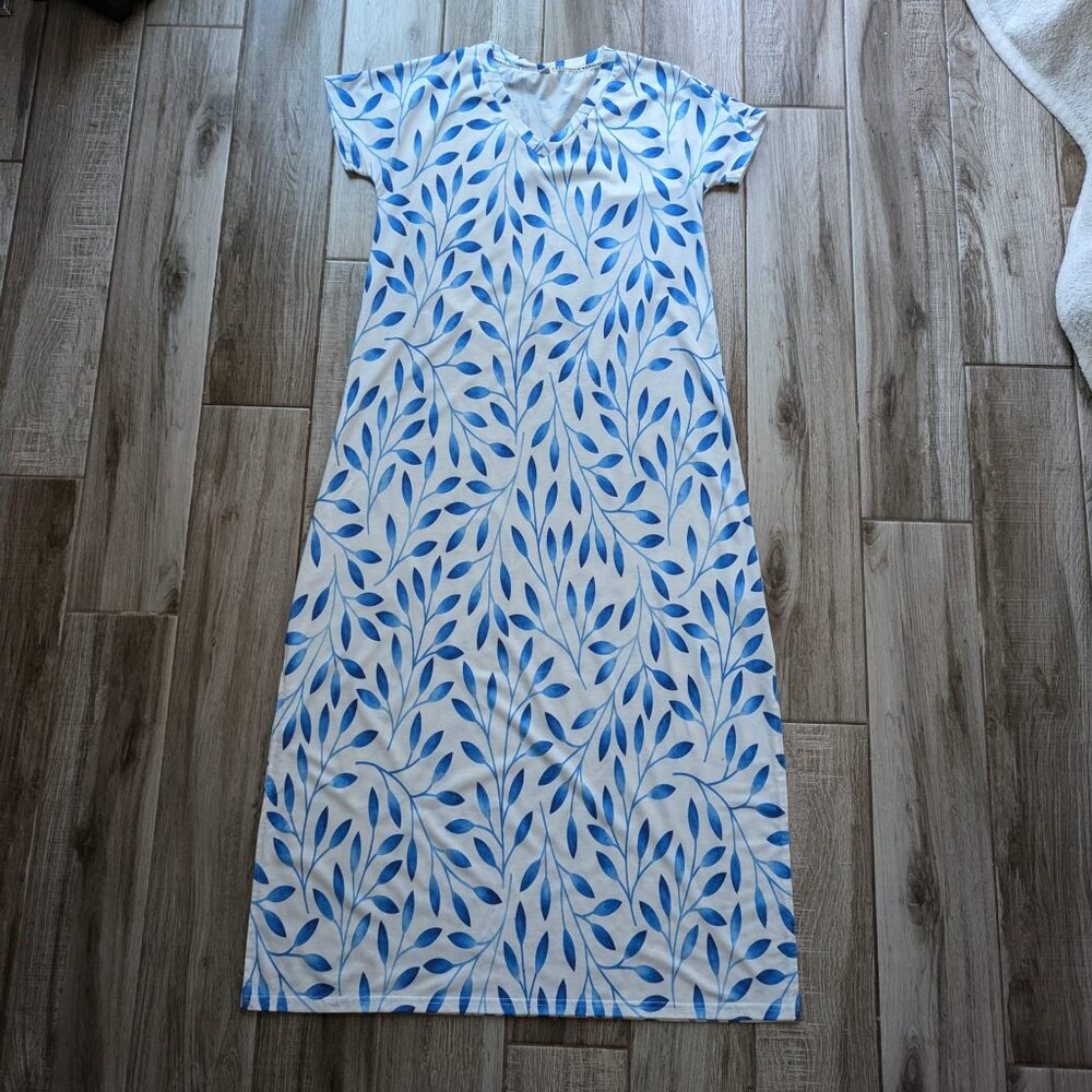 Exclusive Heart Blue Leaf Print Maxi Dress M – Short Sleeve V-Neck Summer